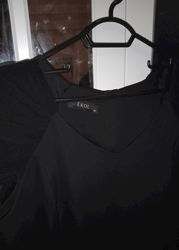 Siyah V Yaka Kısa Kollu dizde elbise - Görsel 2