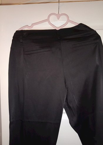 Kadın siyah Saten Kumaş Kemerli Pantolon - Görsel 2