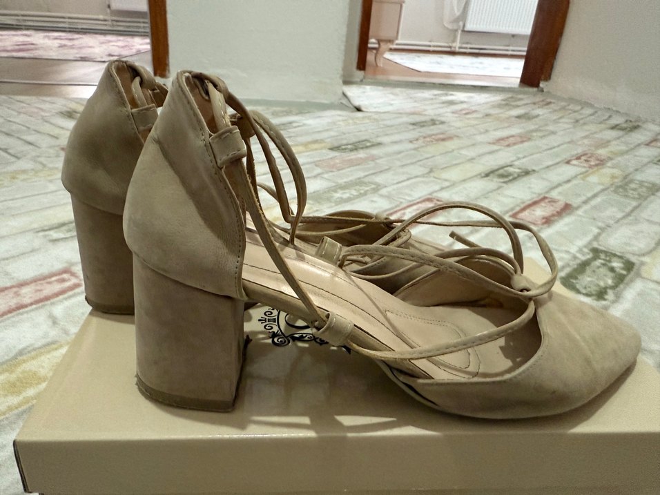 Bej Süet Stiletto Bağcıklı Kadın Ayakkabı - Görsel 2
