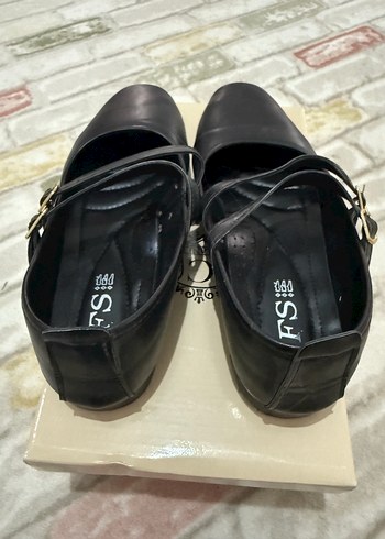 Siyah Tokalı Kadın Babet - Görsel 3