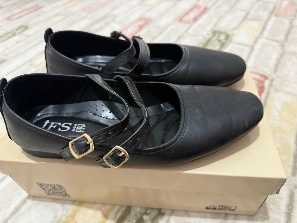 Siyah Tokalı Kadın Babet - Görsel 2