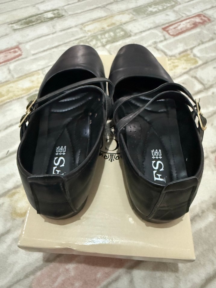 Siyah Tokalı Kadın Babet - Görsel 3