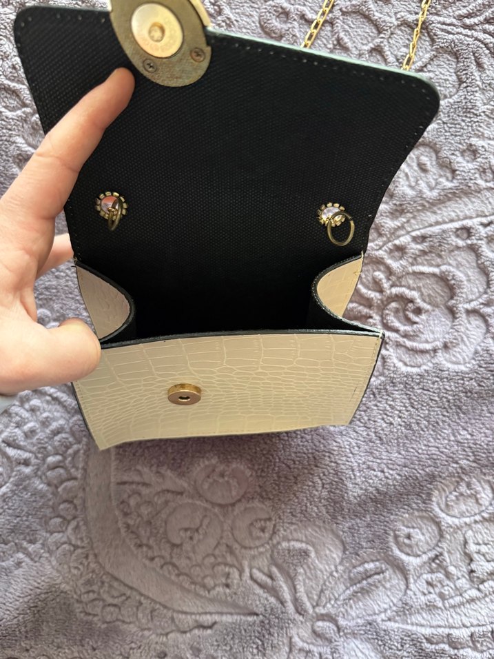 Zincir Detaylı krem Yılan Derisi Desenli Kadın Çanta - Görsel 2