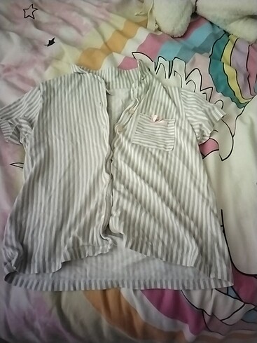 Yakalı pijama gömlekli