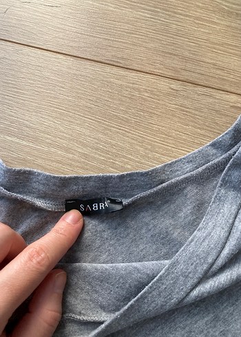 Gri Kısa Kollu Bluz - Görsel 2