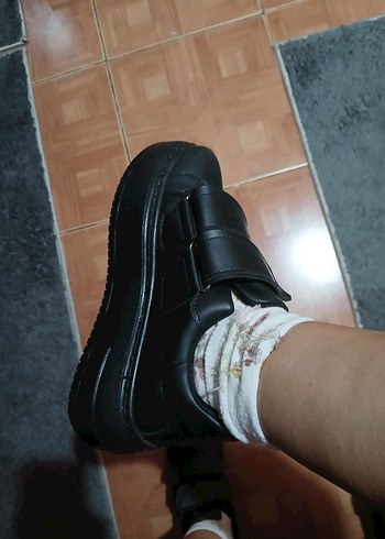 Siyah Tokal cırtlı kadın spor ayakkabı 37 numara - Görsel 2