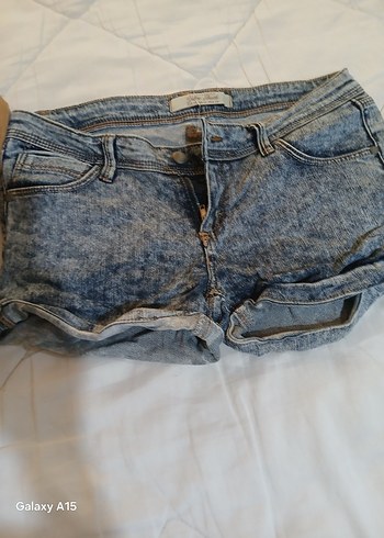 Düğmeli Gri Batik Desenli Mini Kot Şort