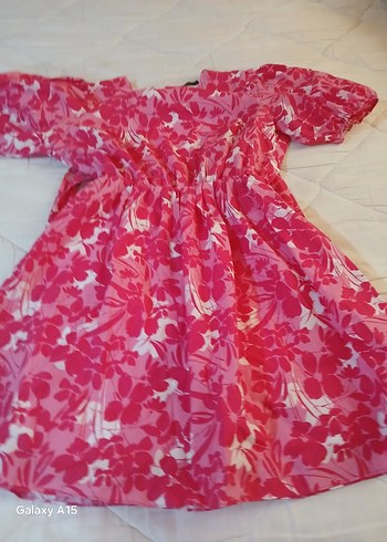 Pembe Çiçekli sırtı baglamalı cok tatlı