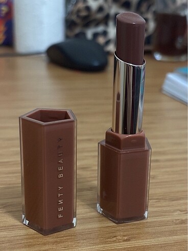  Beden kahverengi Renk Fenty Beauty gloss bomb stick