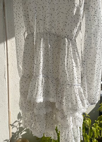 V Yaka Uzun Kollu Beyaz Puantiyeli Midi Elbise - Görsel 3