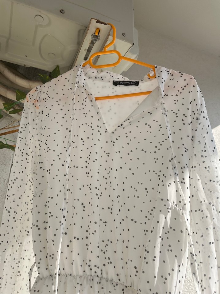 V Yaka Uzun Kollu Beyaz Puantiyeli Midi Elbise - Görsel 5