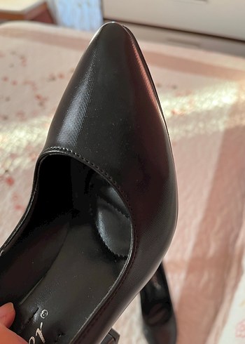 Siyah Tokalı Stiletto Topuklu Kadın Ayakkabı - Görsel 2