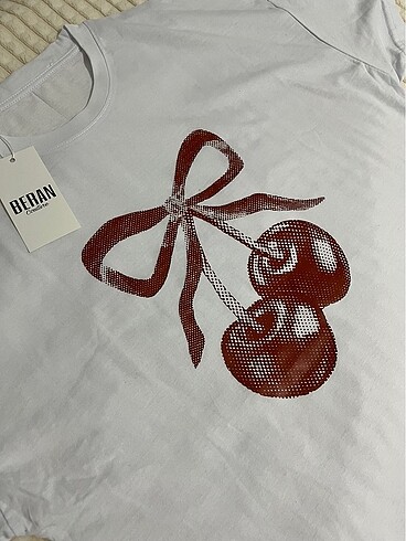 l Beden Flu cherry???? oversize tee