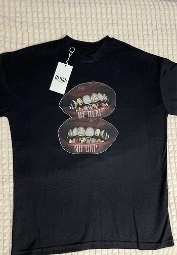 Double grillz???? oversize tee