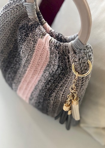 Elörgüsü deri püskül detay çanta  - Görsel 2