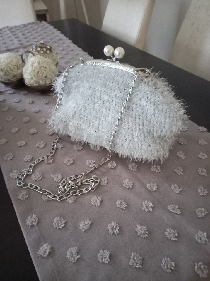 beyaz sakallı ip inci detay gece çantası - Görsel 2