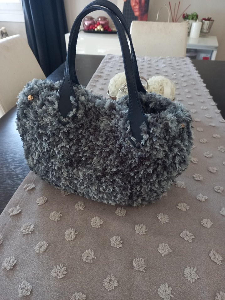 Kürk ip deri sap ve tabanlı el çantası  - Görsel 5
