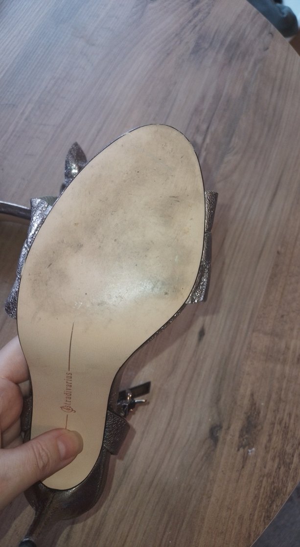 Gri Metalik Dolgu Kadın Abiye Ayakkabı - Görsel 5