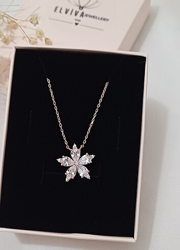 925 AYAR GÜMÜŞ LOTUS ÇİÇEĞİ KADIN KOLYE