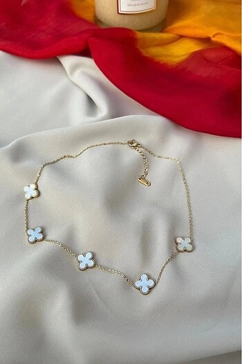 Van Cleef & Arpels takılar bileklik ve kolye