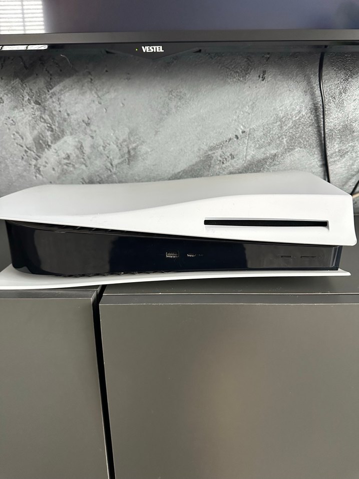 PlayStation 5 Oyun Konsolu - Görsel 2