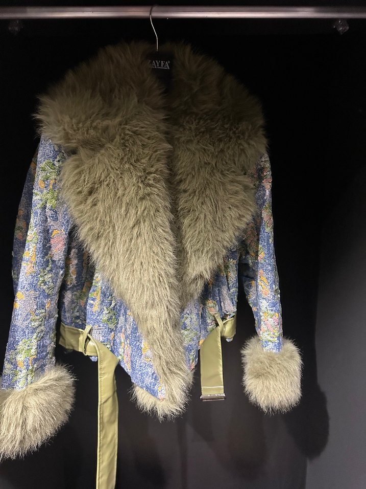 Kadın Gri Desenli Kısa Kürklü Ceket - Görsel 3