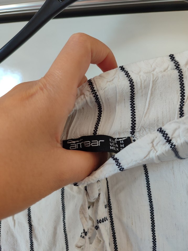 Beyaz Çizgili Keten Mini Şort - Görsel 5