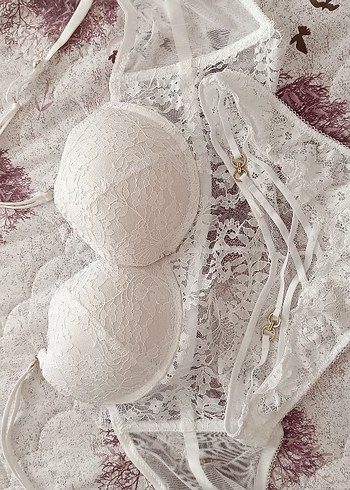 Beyaz Dantelli Bohem Vintage Sütyen külot takım