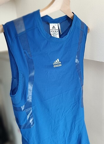 Adidas techfit mavi kolsuz