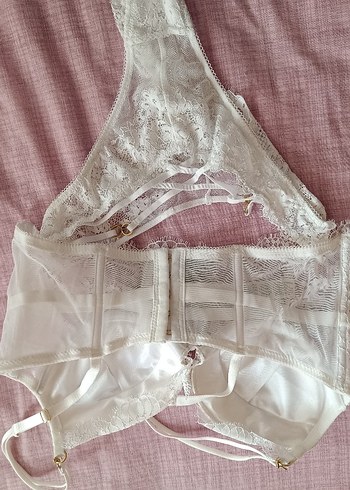 İşlemeli Beyaz Bohem Sütyen Takımı - Görsel 3