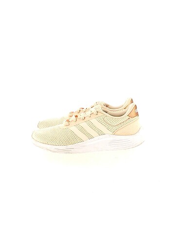 Adidas Spor Ayakkabı %70 İndirimli.