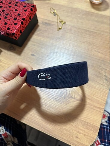 Lacoste lacivert taç