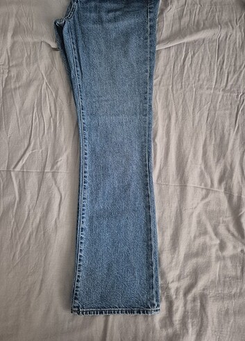 26 Beden mavi Renk Mavi flare jean