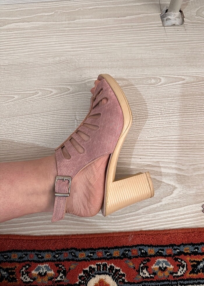 Kalın topuklu pembe sandalet - Görsel 4