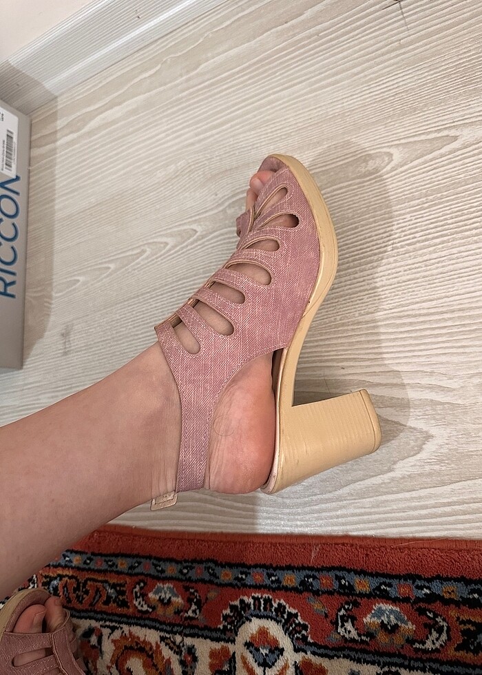 Kalın topuklu pembe sandalet - Görsel 5