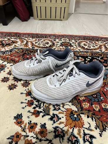 Nike Nike air spor ayakkabı.