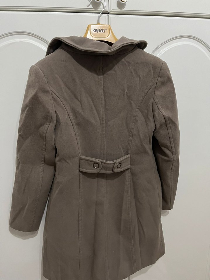 düğmeli kahverengi kaban - Görsel 2