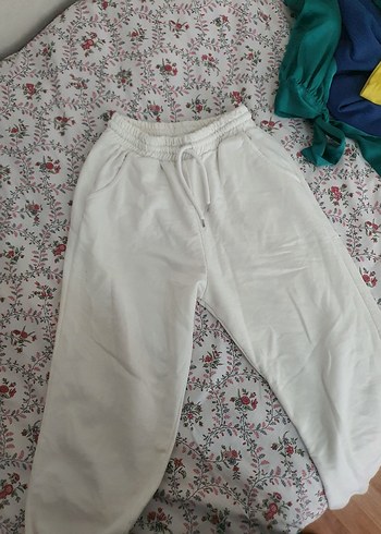 Beyaz Düz Lastikli Yastık Kılıfı - Görsel 2