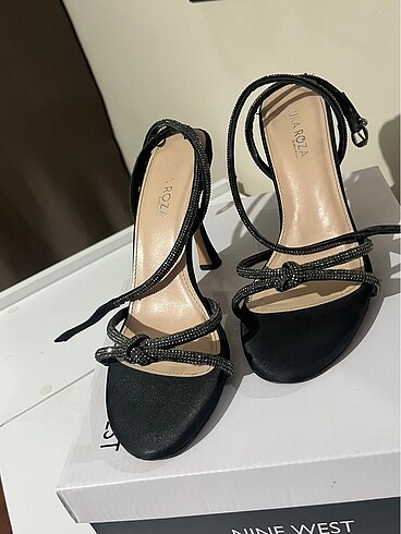 Bershka Bağlamalı topuklu