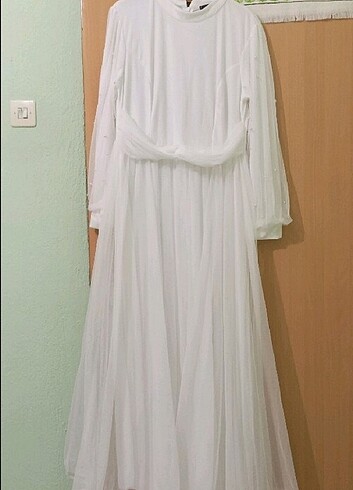 Beyaz nikah elbisesi