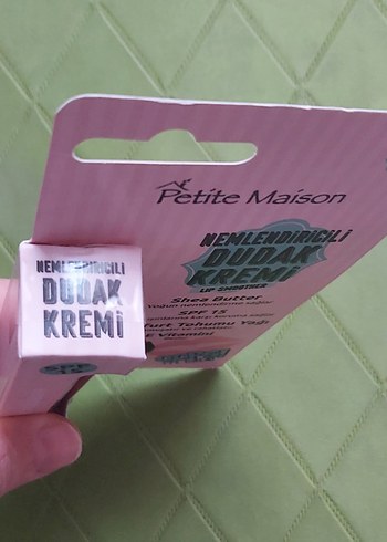 Petite Maison Nemlendirici Dudak Kremi SPF15 - Görsel 2