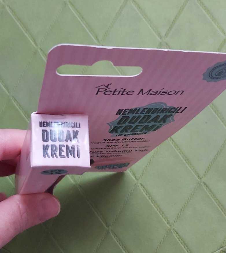 Petite Maison Nemlendirici Dudak Kremi SPF15 - Görsel 2