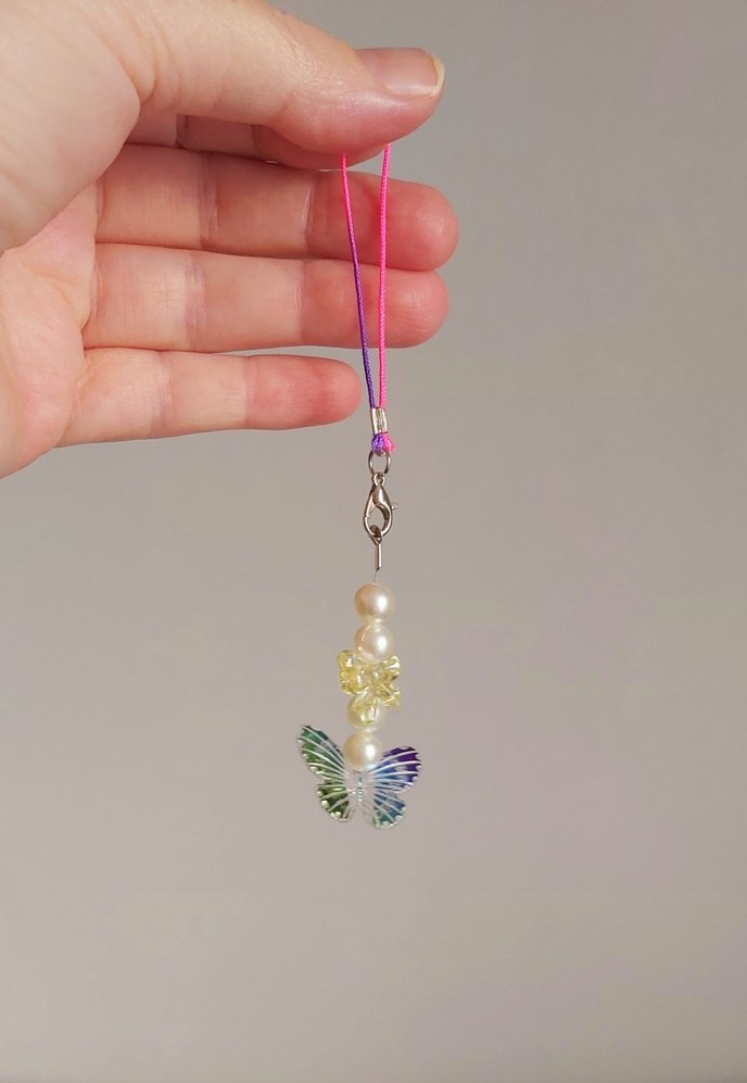 Renkli Kelebekli Kadın Charm İLAN ACTIRINIZ - Görsel 2