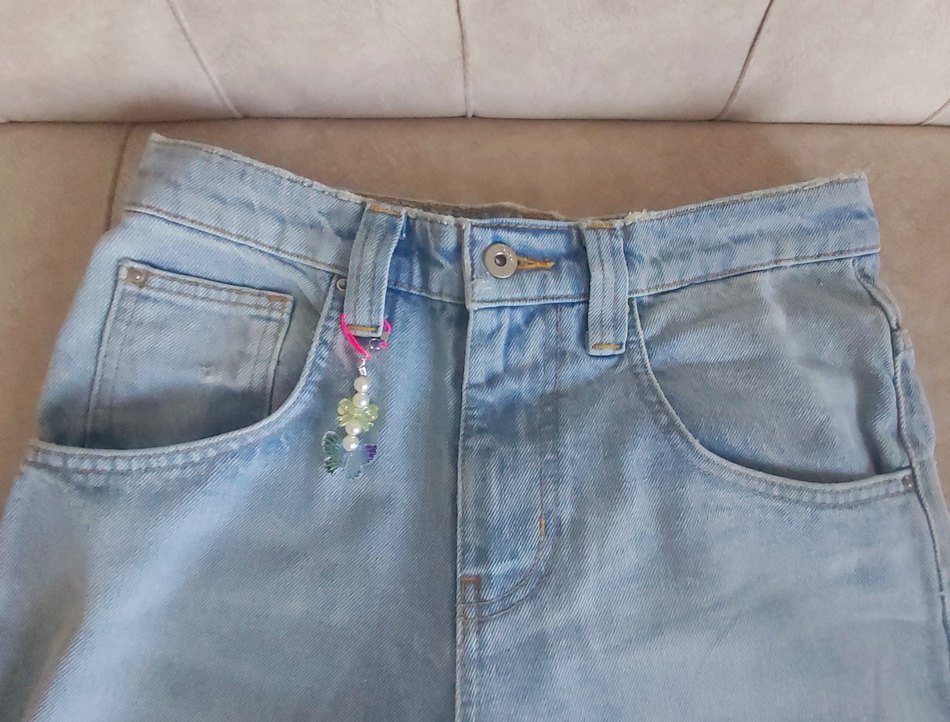 Renkli Kelebekli Kadın Charm İLAN ACTIRINIZ - Görsel 3