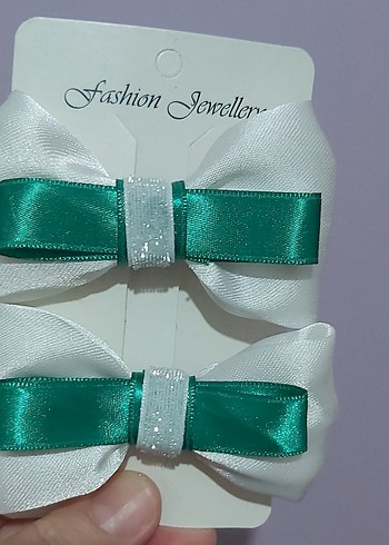 Beyaz ve Yeşil Fiyonk Saç Tokası Seti - Görsel 2