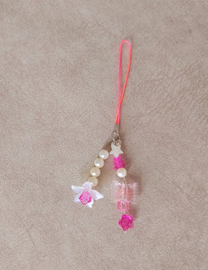 Pembe Boncuklu Kadın Charm - Görsel 2