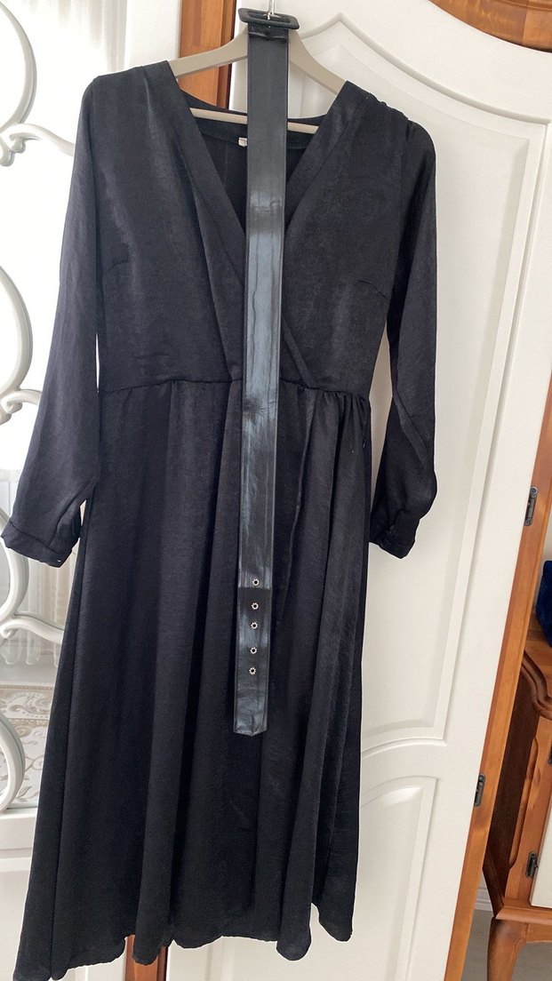 Uzun Siyah V Yaka Drapeli Kadın Elbise - Görsel 2