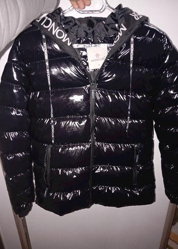Moncler Parlak Mont
