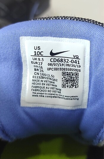 27 Beden siyah Renk Nike cocuk ayakkabı