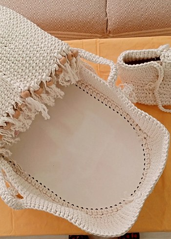 Beyaz El Örgüsü Kol Çantası ve bebek puseti